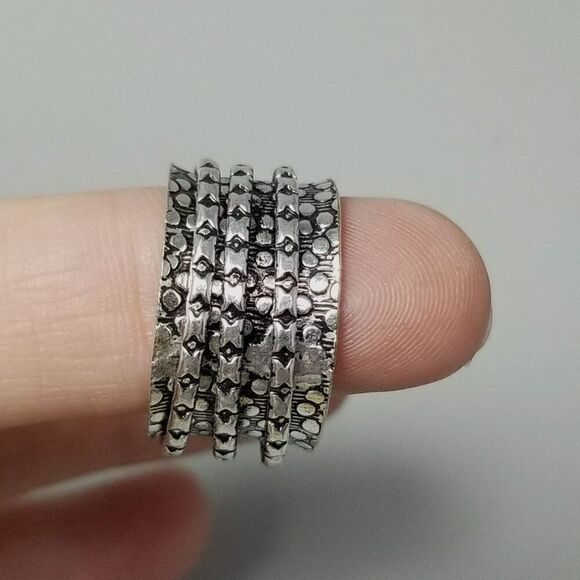Vintage Polka Dot Design Spinner Ring, Silver Tone Size 8 Band, Wide Fidget - Picture 7 of 9